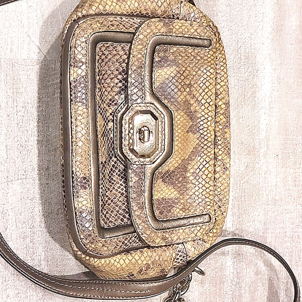 Coach purse crossbody snakeskin pattern